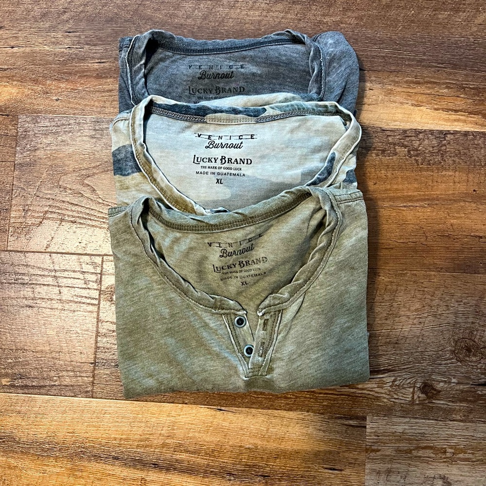 Lucky Brand- Venice Burnout Notch Neck Tee